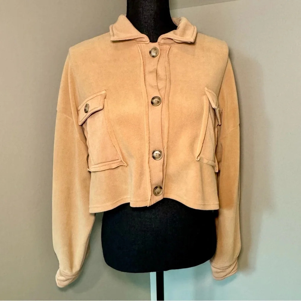 Illa Illa women's Medium tan cozy shacket new with tags. New with‎ tags